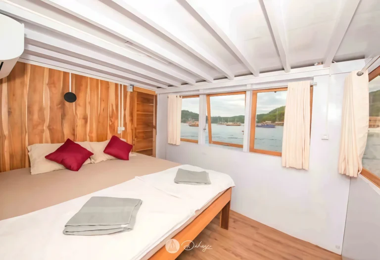 Double-bed Private Cabin 3 aboard Dahayu