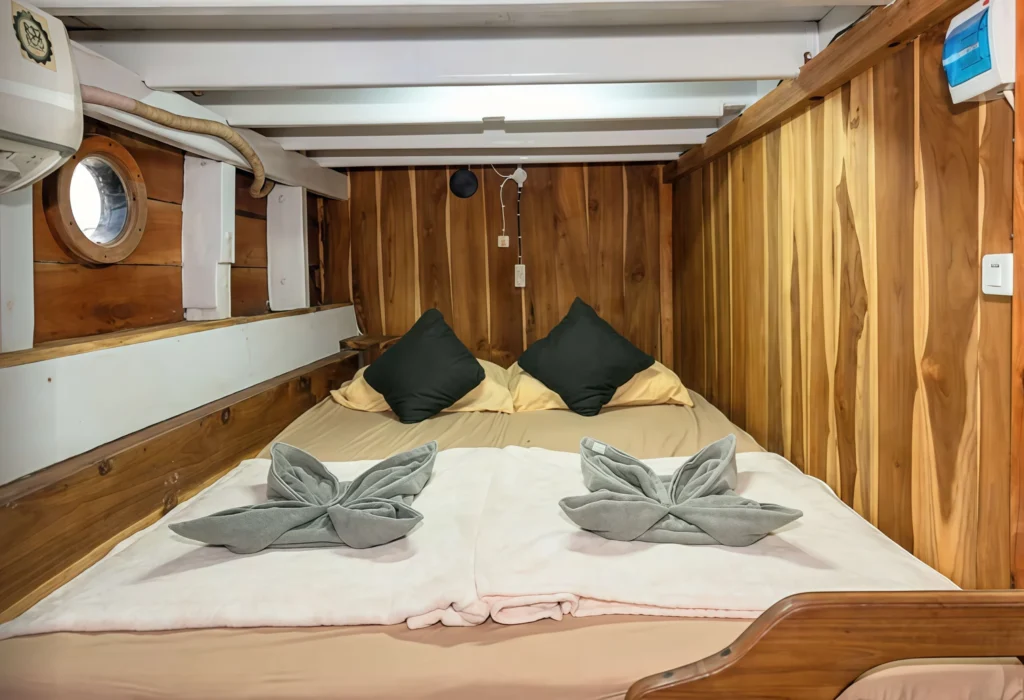 Double-bed sharing cabin aboard Dahayu