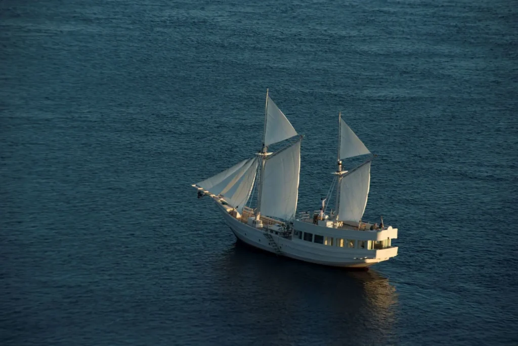 Aerial view of Alexa phinisi underway