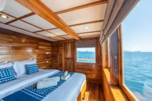Cabin 6 interior aboard Baraka phinisi