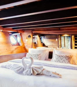 Dewata guest cabin converted to a double bed