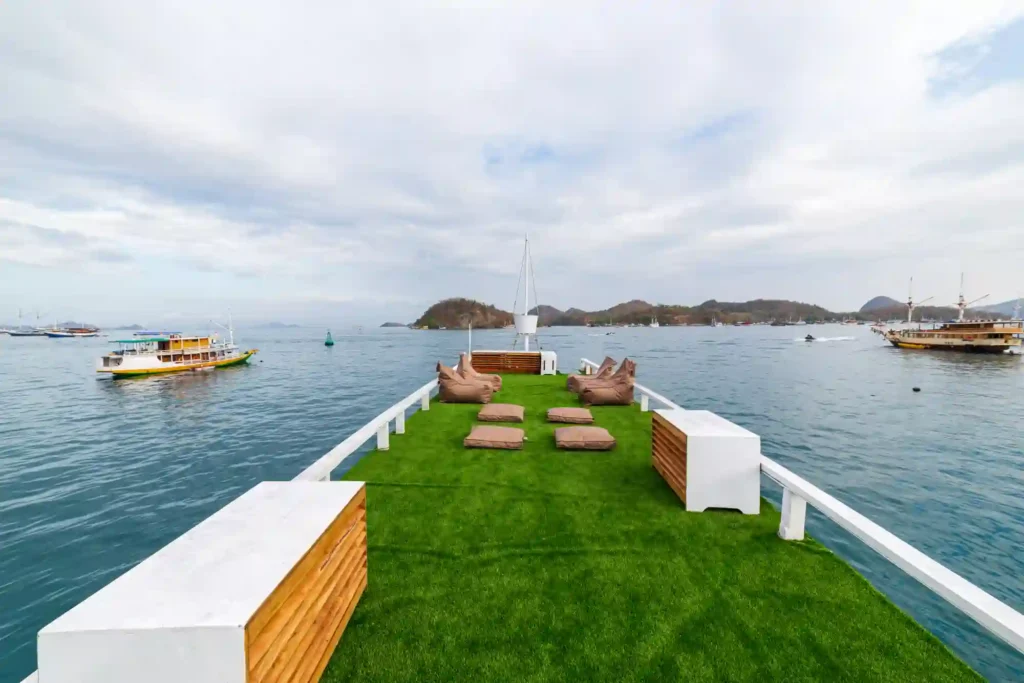 Sundeck aboard Jessie phinisi
