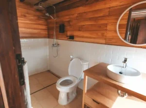 Ensuite bathroom in the Sagara cabin on Kanthaka