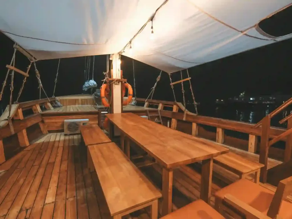 Sundeck on Kanthaka with open views over Komodo National Park