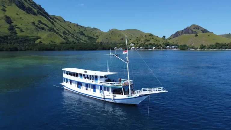 La Dyana phinisi exterior in Komodo National Park