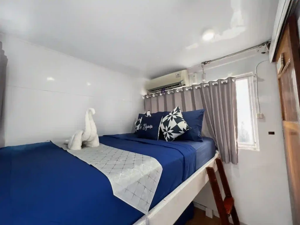 Private Cabin aboard La Dyana phinisi