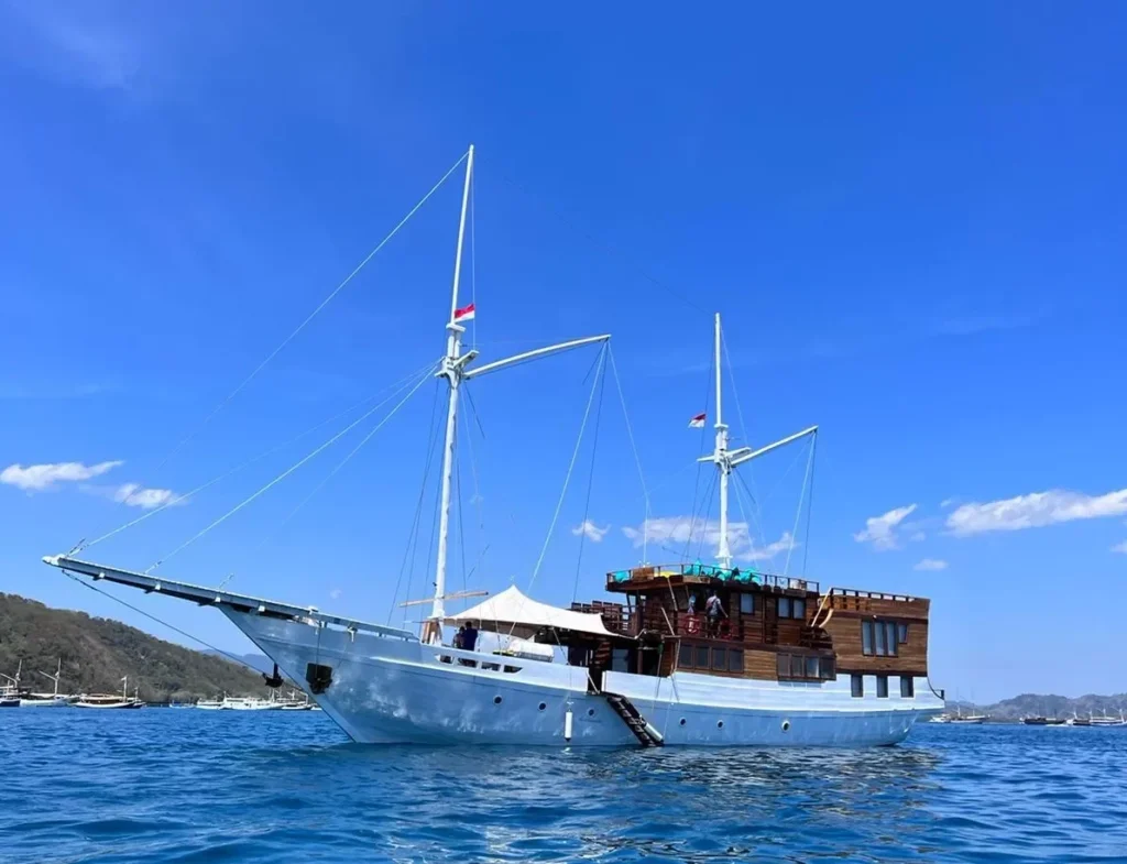 Aerial exterior view of Lady Grace phinisi