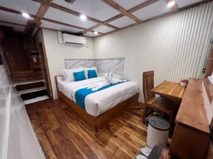 Second angle of the Suite Ocean View cabin aboard Lady Grace