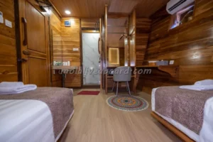 Lower-deck twin cabin aboard Mola Mola 2