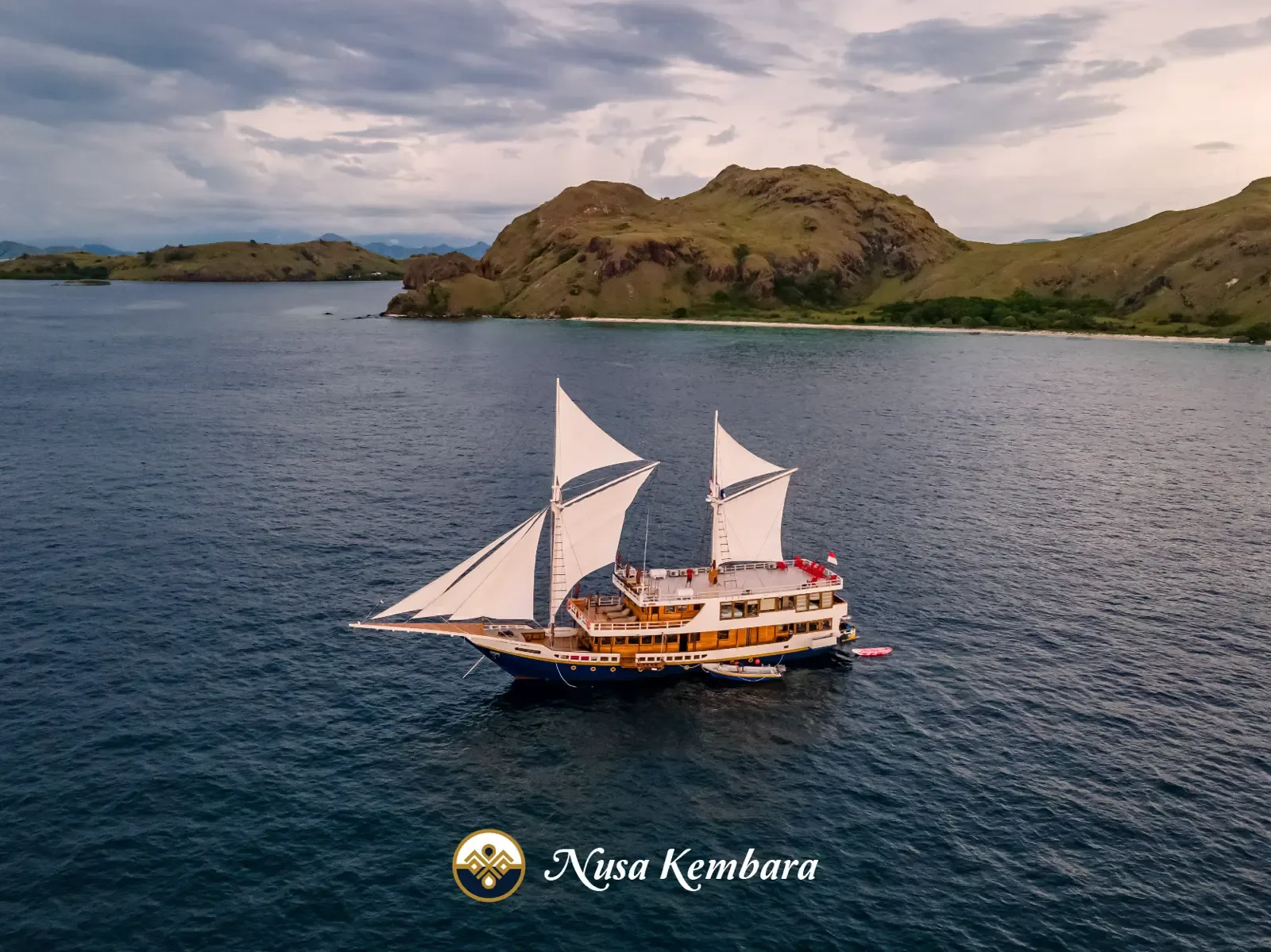Nusa Kembara 42m phinisi at anchor