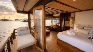 Allo Signature stateroom aboard Papiton Allo phinisi