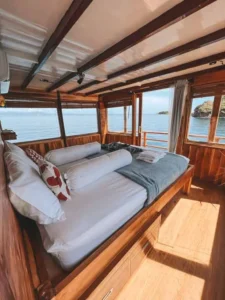 Manta Room cabin aboard Papiton Duwa