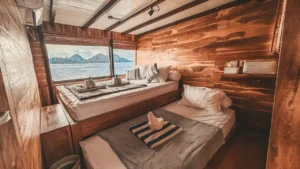 Hindia Room cabin aboard Papiton Lopi