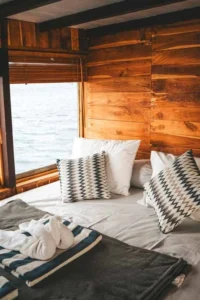 Hindia Room interior aboard Papiton Lopi