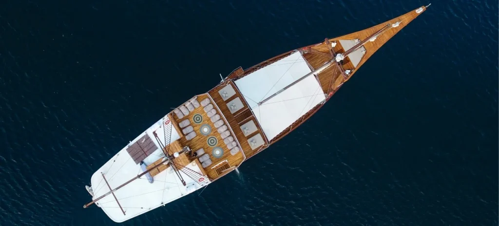 Prana by Atzaro phinisi liveaboard exterior 3