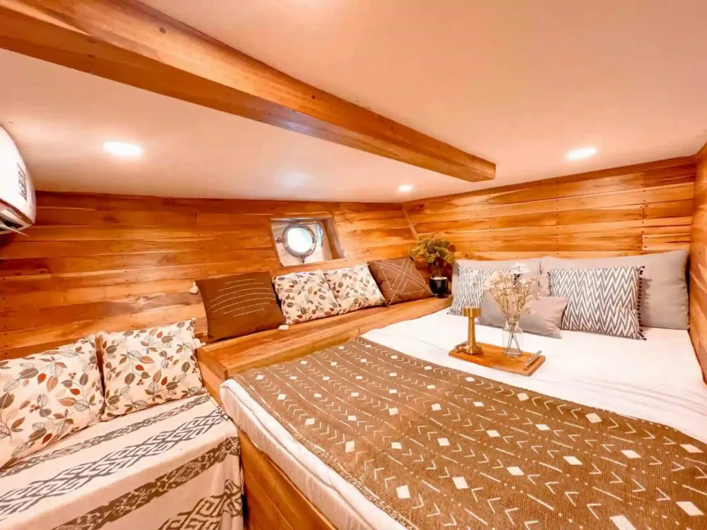 Superior suite on Semesta Voyages, the entry grade with a double bed and ensuite