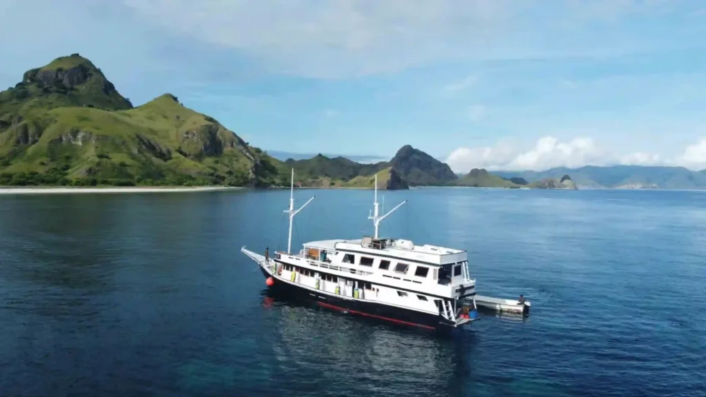 SIP 1 phinisi viewed from the water in Komodo