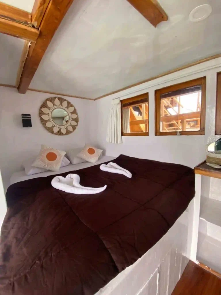 Private Cabin 4 aboard SIP 1 phinisi