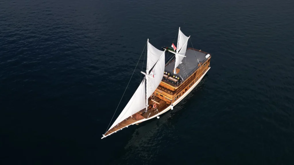 Sundari exterior bow view aboard Sundari Voyages phinisi
