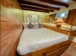Balinese Room double bed aboard Vinca Voyages