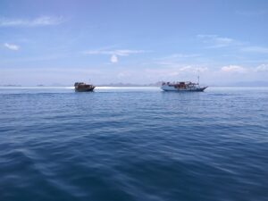 Turquoise shallows surrounding the Taka Makassar sandbar